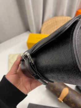 Чехол для хранения и перевозки часов  Louis Vuitton Артикул BMS-140723. Вид 3