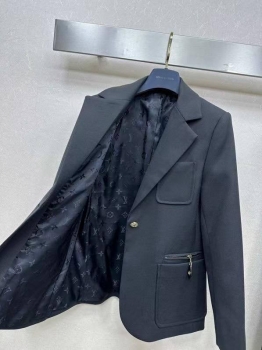 Костюм женский Louis Vuitton Артикул BMS-140943. Вид 4