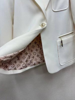 Костюм женский Louis Vuitton Артикул BMS-140942. Вид 6