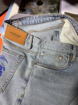 Джинсы Burberry Артикул BMS-141009. Вид 6