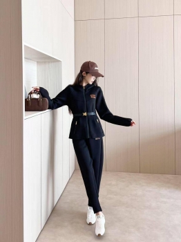  Костюм спортивный Miu Miu Артикул BMS-141197. Вид 1