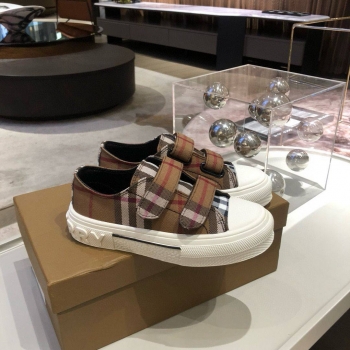 Кеды Burberry Артикул BMS-141261. Вид 1