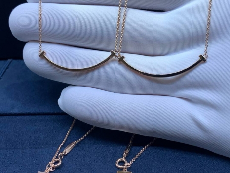 Подвеска  коллекция Smile из розового золота, размер small Tiffany&Co Артикул BMS-141282. Вид 4