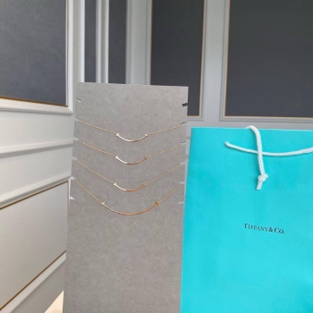 Подвеска  коллекция Smile из розового золота, размер small Tiffany&Co Артикул BMS-141282. Вид 5