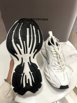 Кроссовки Balenciaga Артикул BMS-141374. Вид 3