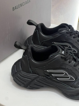 Кроссовки Balenciaga Артикул BMS-141373. Вид 2