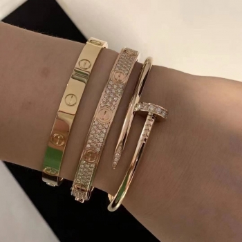 Браслет Juste un Clou 18 карат, 14 бриллиантов классической огранки  Cartier Артикул BMS-141504. Вид 6
