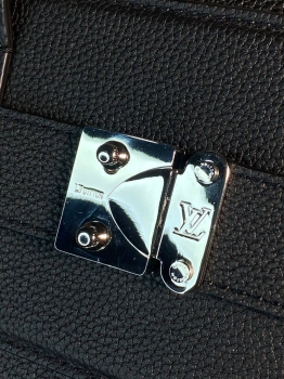 Сумка Georges Tote Louis Vuitton Артикул BMS-141428. Вид 4