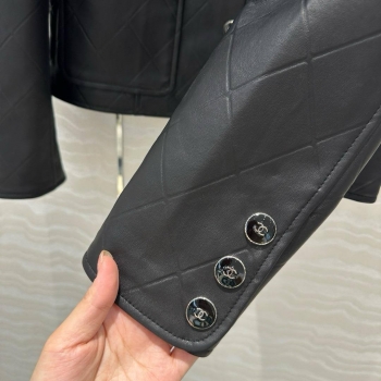 Кожаная куртка  Chanel Артикул BMS-141737. Вид 3