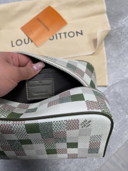 Косметичка  Louis Vuitton Артикул BMS-141795. Вид 6