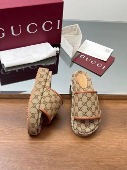 Шлепанцы  Gucci Артикул BMS-142516. Вид 2