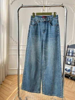 Джинсы  Gucci Артикул BMS-142738. Вид 1