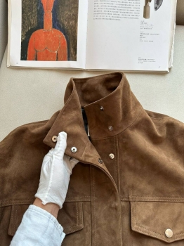 Замшевый бомбер Yves Saint Laurent Артикул BMS-142743. Вид 2