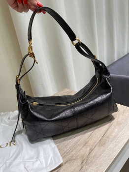 Сумка женская D-Journey из телячьей кожи с узором Flat Macrocannage Christian Dior Артикул BMS-143205. Вид 1