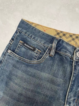 Джинсы  Burberry Артикул BMS-143238. Вид 3
