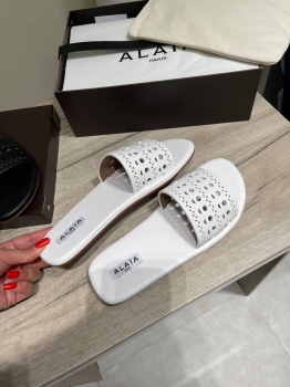 Шлепанцы Alaia Артикул BMS-143577. Вид 3