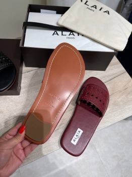 Шлепанцы Alaia Артикул BMS-143578. Вид 3