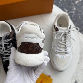 Кроссовки Louis Vuitton Артикул BMS-143622. Вид 2