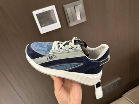  Кроссовки Fendi Артикул BMS-143757. Вид 3