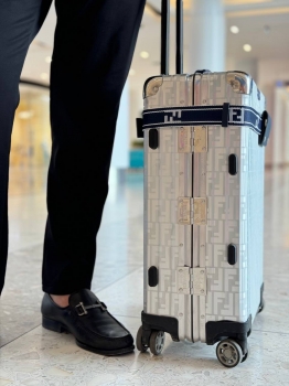 Чемодан в ручную кладь Fendi Артикул BMS-143946. Вид 3