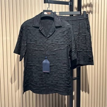 Костюм Louis Vuitton Артикул BMS-143953. Вид 1