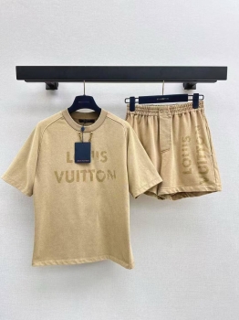 Костюм женский Louis Vuitton Артикул BMS-144110. Вид 1