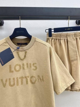 Костюм женский Louis Vuitton Артикул BMS-144110. Вид 3