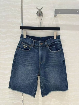 Шорты  Prada Артикул BMS-144846. Вид 2