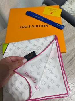 Платок Louis Vuitton Артикул BMS-144916. Вид 4