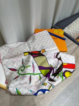 Платок Louis Vuitton Артикул BMS-144916. Вид 6