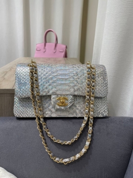 Сумка женская из натуральной кожи питона Chanel Артикул BMS-144960. Вид 1