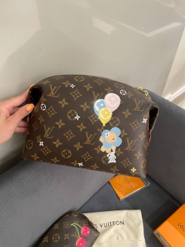 Косметичка Louis Vuitton Артикул BMS-145682. Вид 1