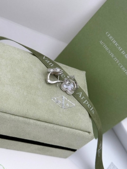 Серьги Van Cleef Артикул BMS-145774. Вид 2