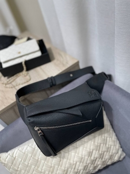 Сумка-слинг Loewe Артикул BMS-145985. Вид 3