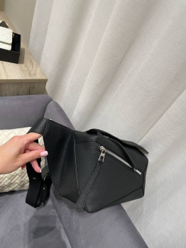 Сумка-слинг Loewe Артикул BMS-145985. Вид 4