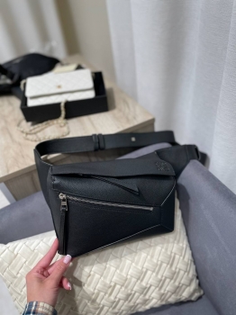 Сумка-слинг Loewe Артикул BMS-145985. Вид 1