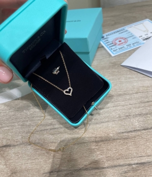 Подвеска  из золота 18 карат с бриллиантами Tiffany&Co Артикул BMS-147444. Вид 2
