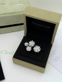 Кольцо Van Cleef Артикул BMS-146232. Вид 1