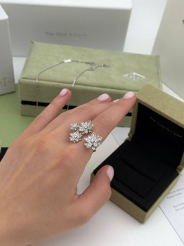 Кольцо Van Cleef Артикул BMS-146232. Вид 3
