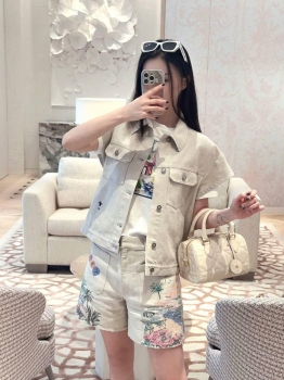  Костюм женский Christian Dior Артикул BMS-146300. Вид 1