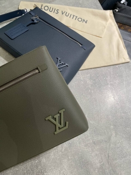  Папка Louis Vuitton Артикул BMS-104582. Вид 3