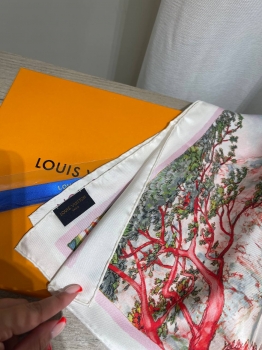 Платок Louis Vuitton Артикул BMS-146394. Вид 3