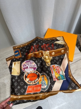 Платок Louis Vuitton Артикул BMS-146393. Вид 2