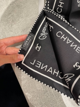 Платок Chanel Артикул BMS-146532. Вид 2
