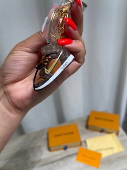 Брелок Louis Vuitton Артикул BMS-146576. Вид 2