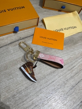Брелок Louis Vuitton Артикул BMS-146574. Вид 1