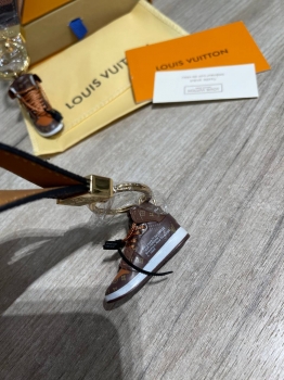 Брелок Louis Vuitton Артикул BMS-146572. Вид 2