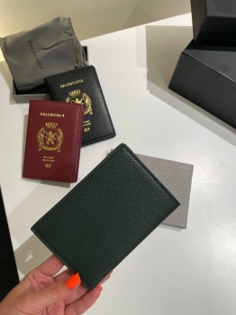 Обложка на паспорт Balenciaga Артикул BMS-146983. Вид 2