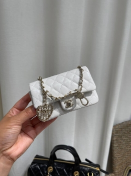 Брелок Chanel Артикул BMS-146870. Вид 2