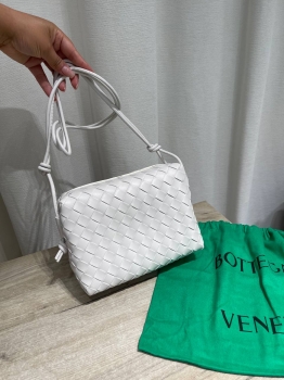 Сумка женская Bottega Veneta Артикул BMS-147101. Вид 1